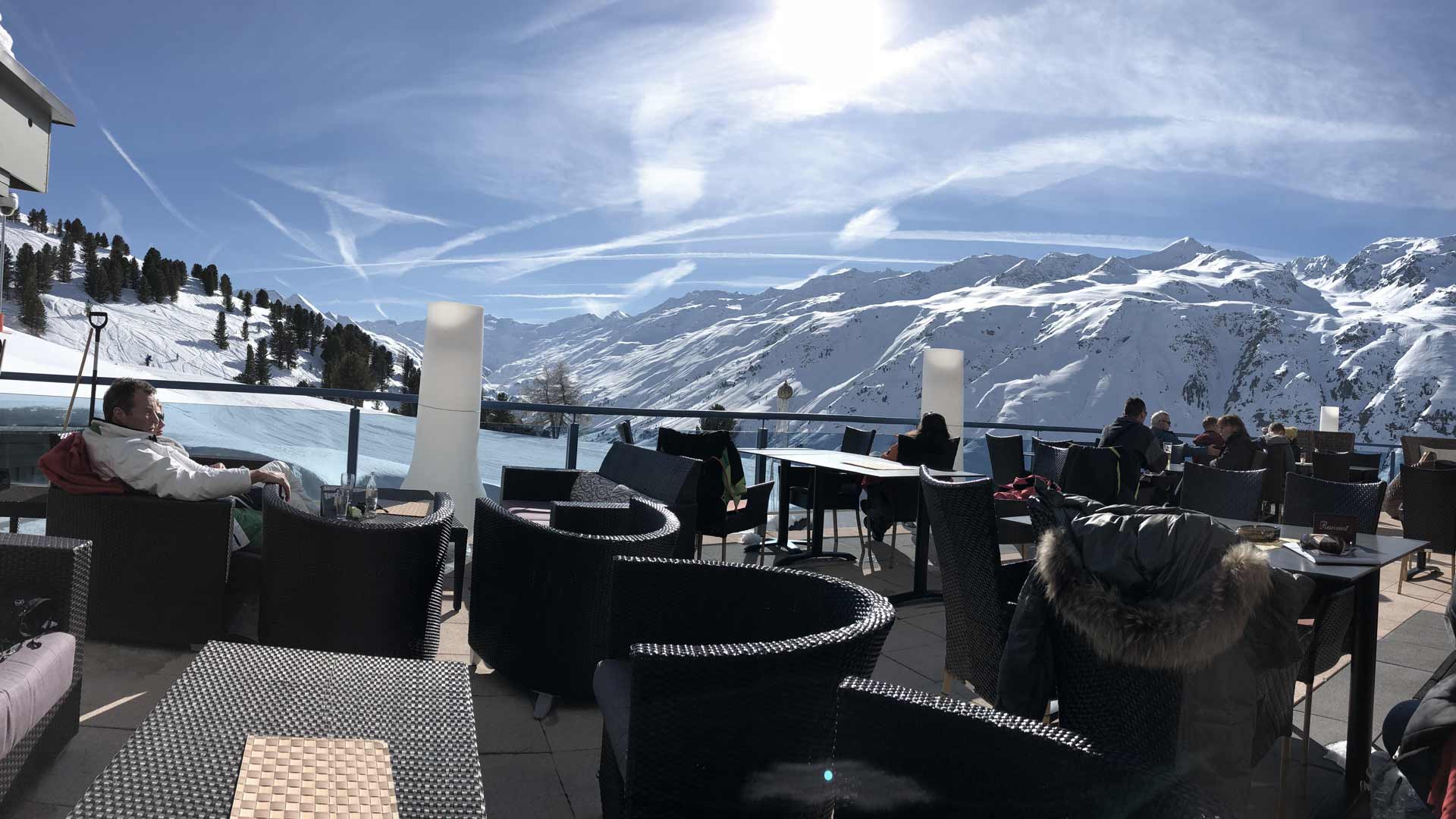 Unser à la Carte Restaurant ist täglich für Sie geöffnet, direkt an der Piste in Hochgurgl beim Hotel IDEAL